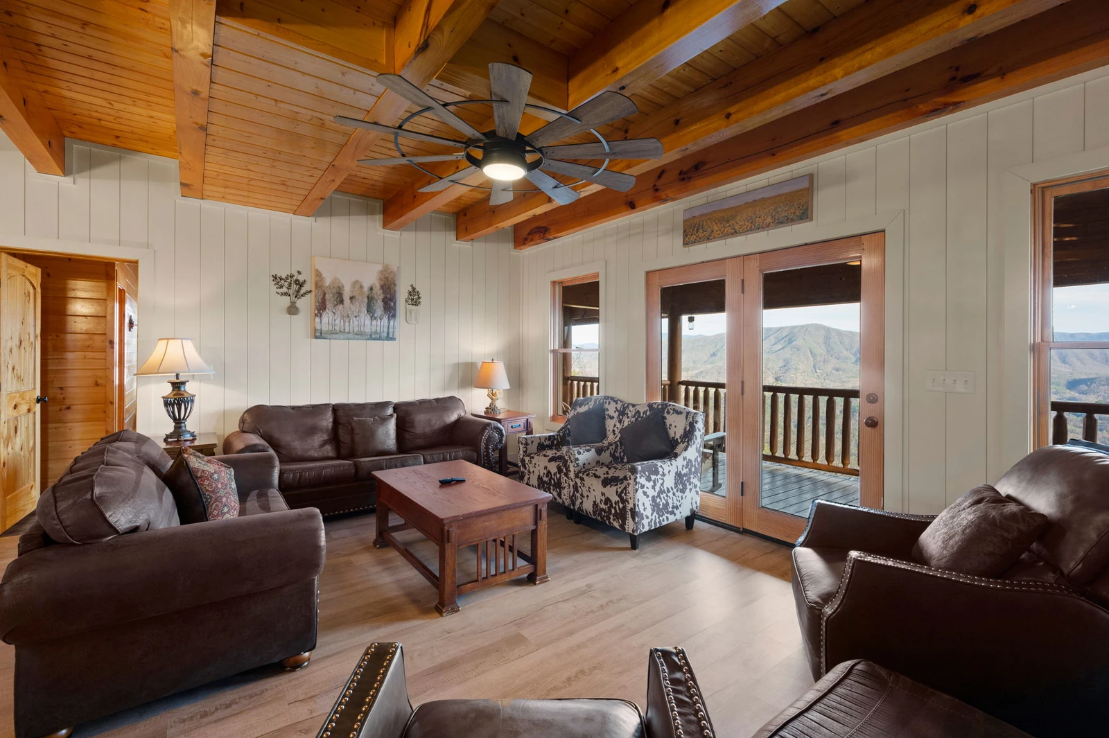 AWESOME VIEW LODGE