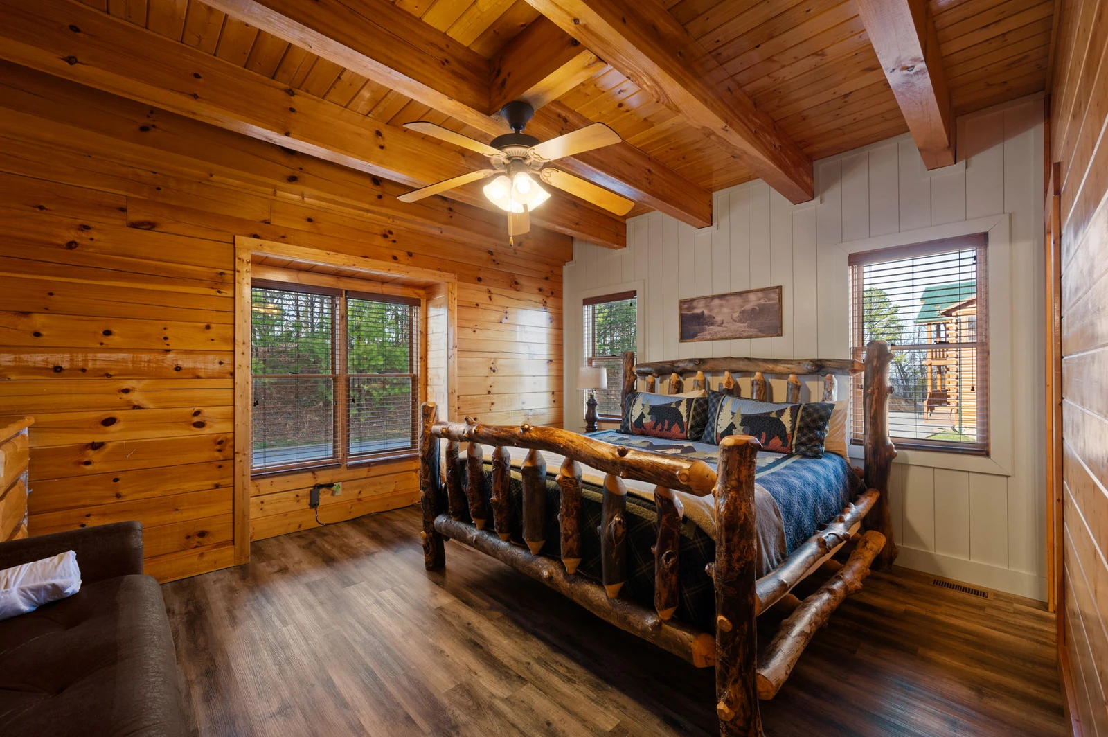 AWESOME VIEW LODGE