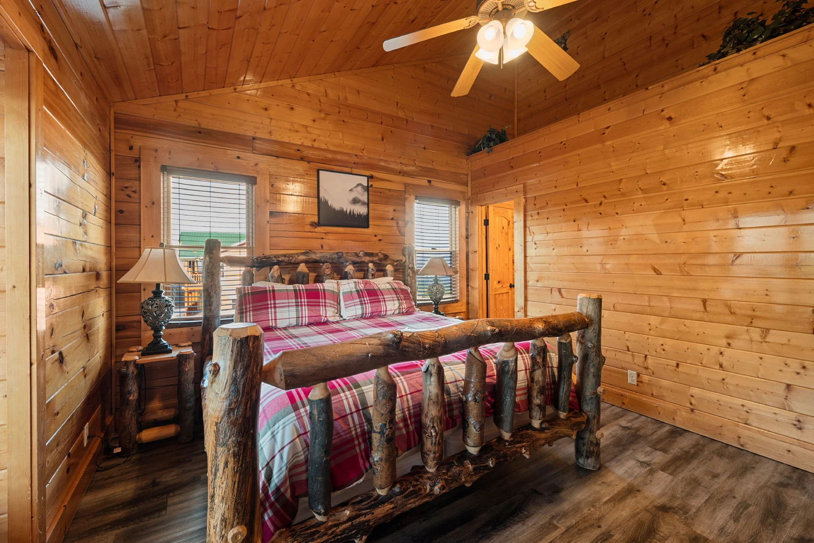 AWESOME VIEW LODGE