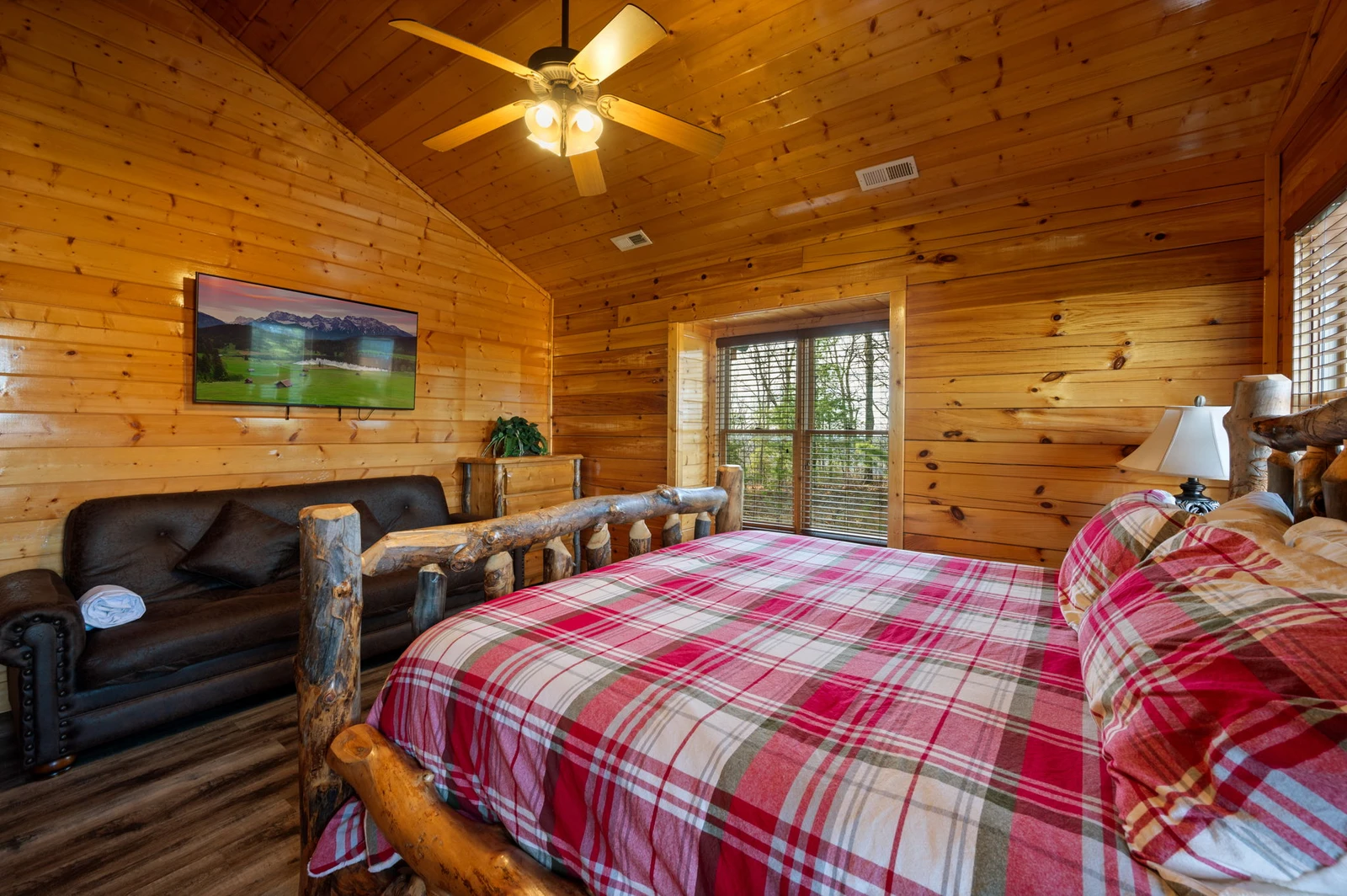 AWESOME VIEW LODGE