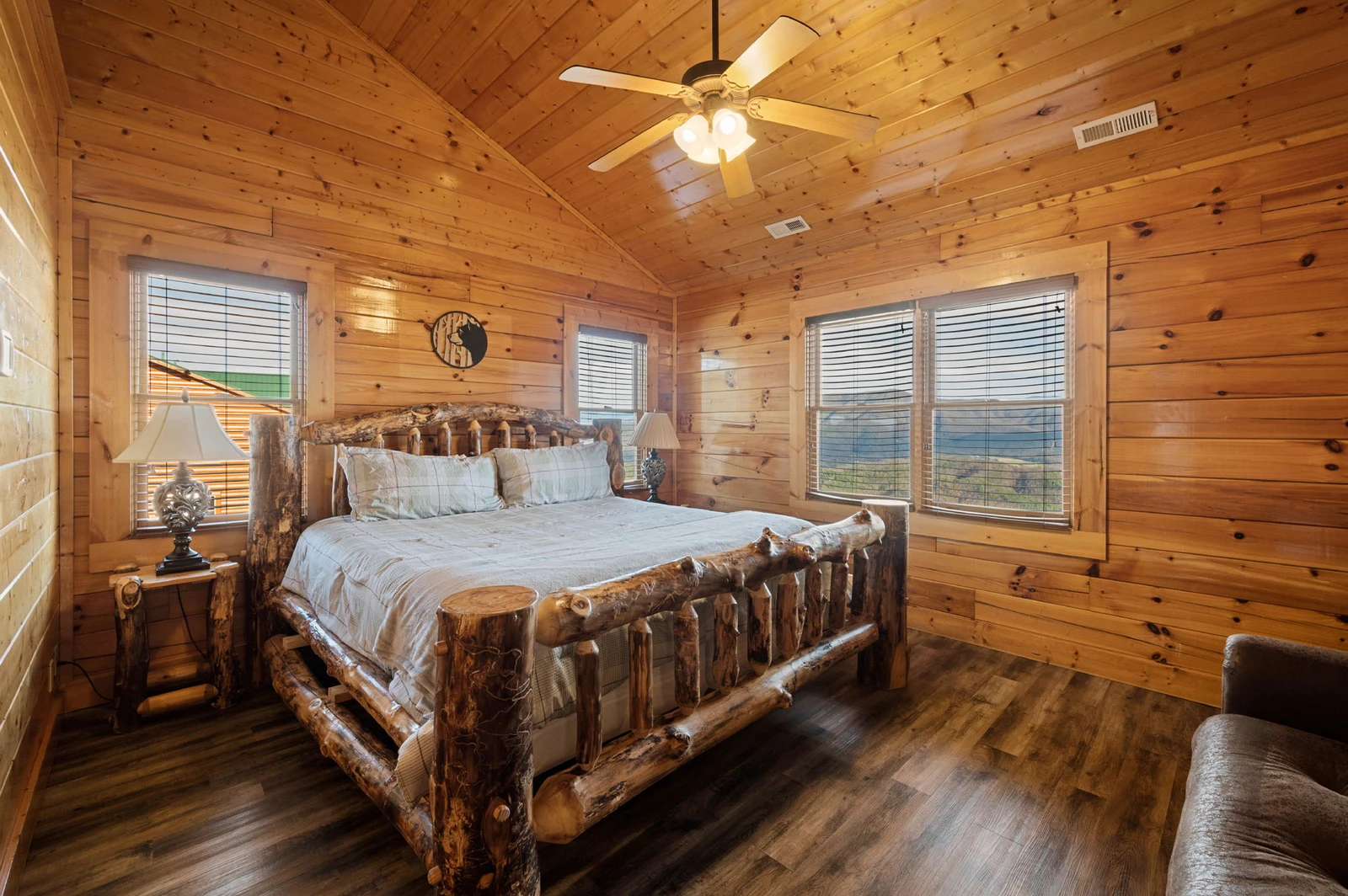 AWESOME VIEW LODGE