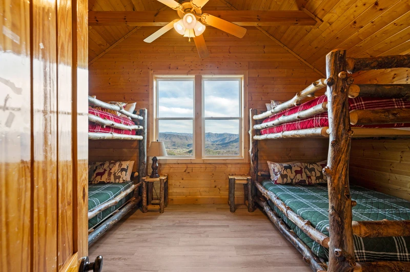 AWESOME VIEW LODGE
