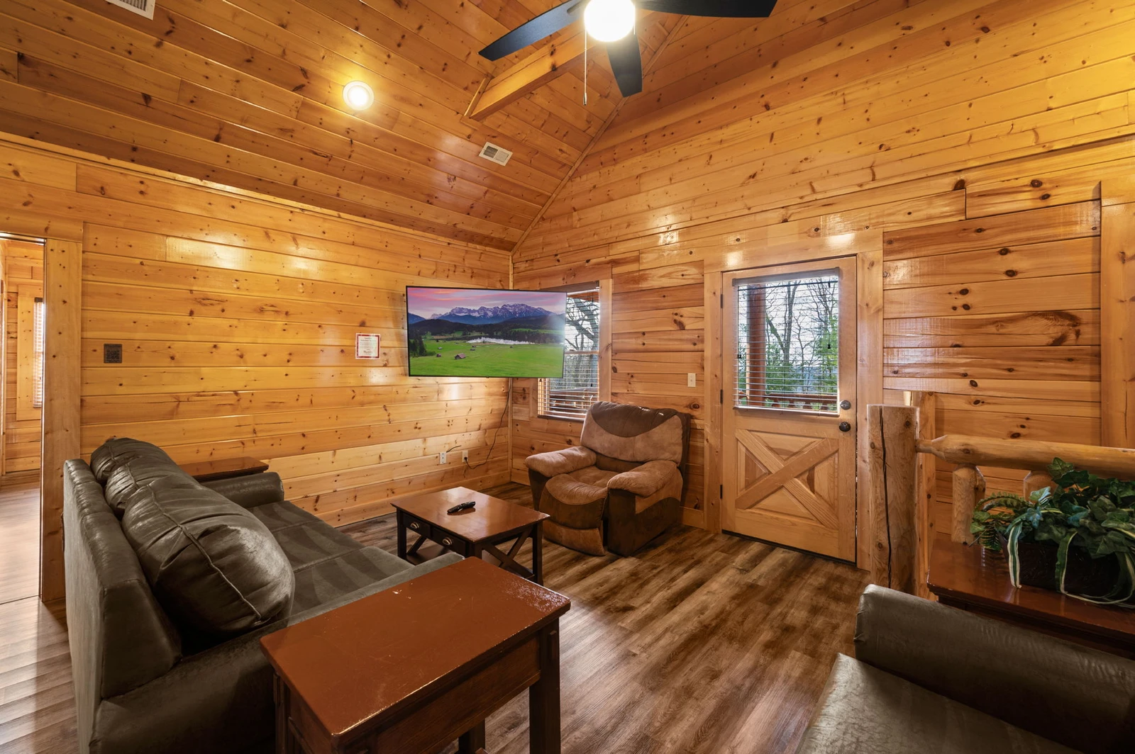 AWESOME VIEW LODGE