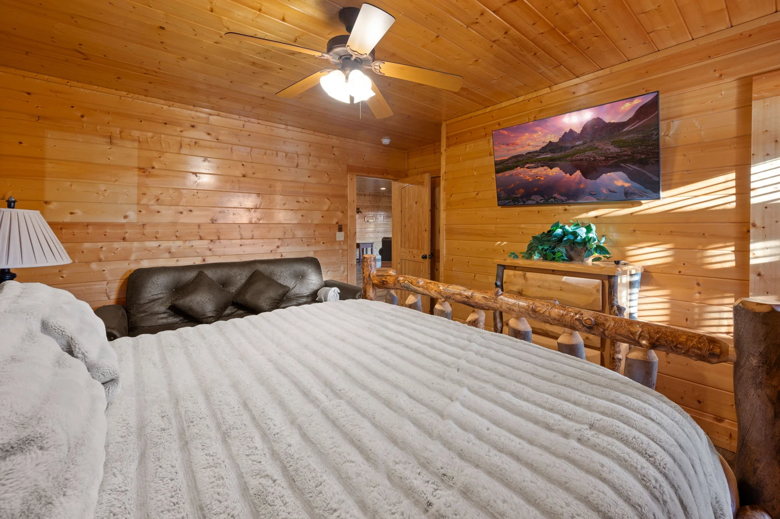 AWESOME VIEW LODGE