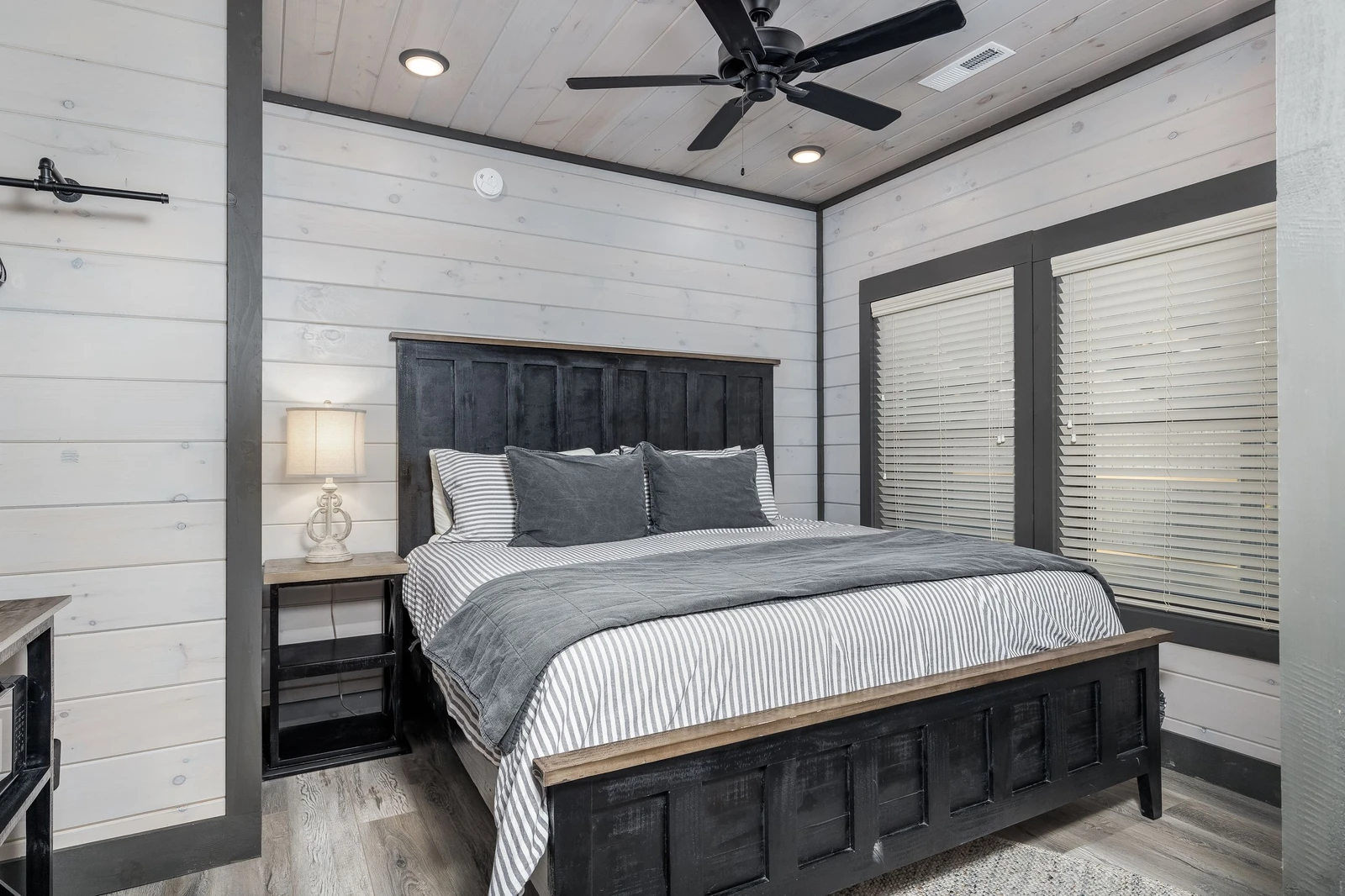 BIG BEAR COVE LODGE