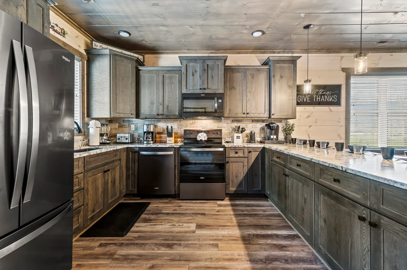 CREEKSIDE MOUNTAIN LODGE