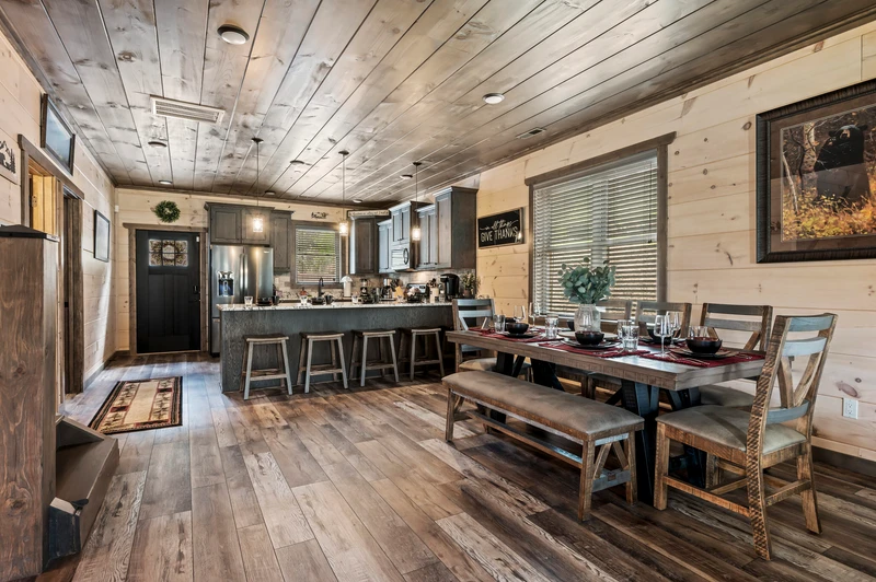 CREEKSIDE MOUNTAIN LODGE