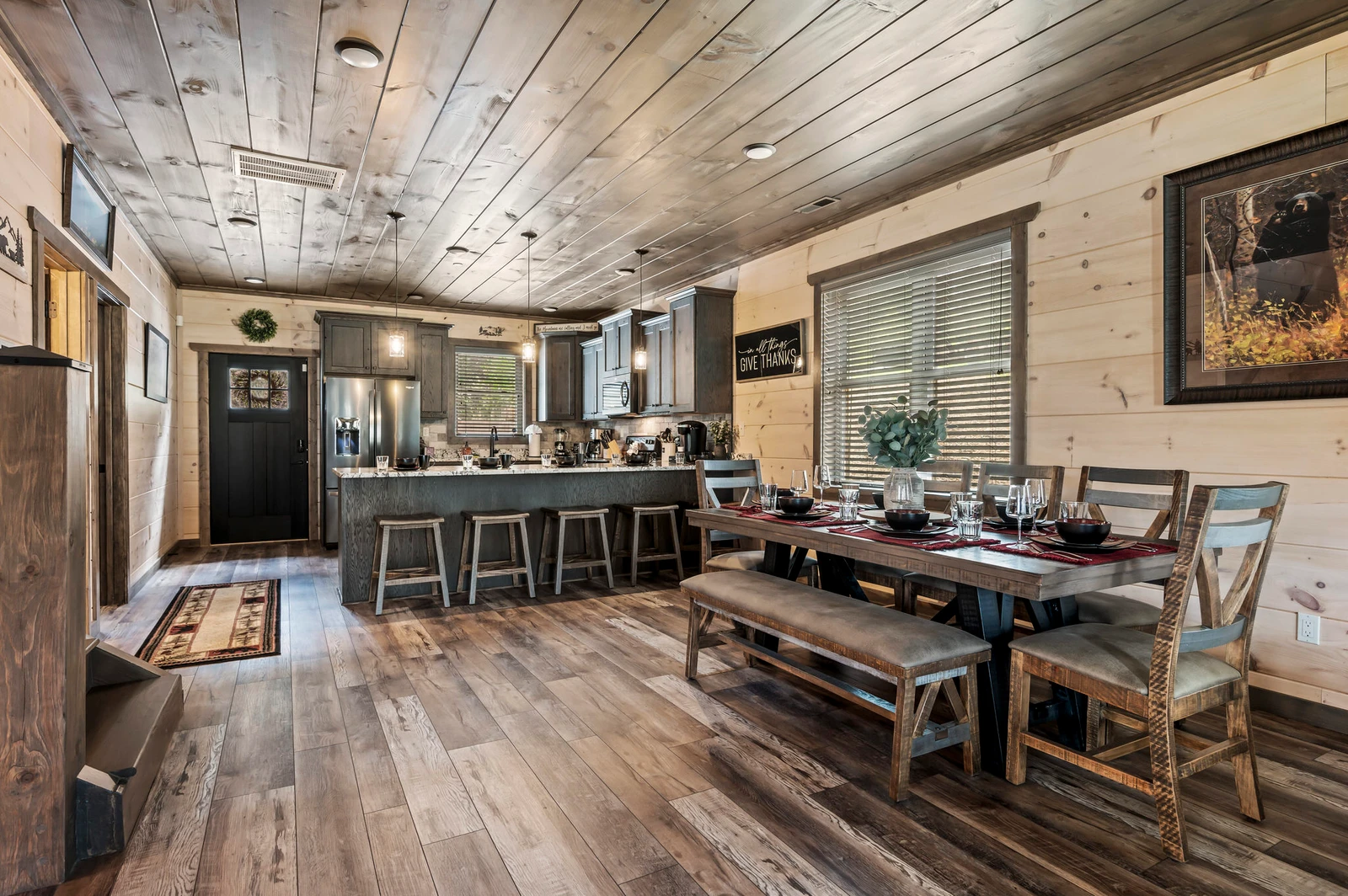 CREEKSIDE MOUNTAIN LODGE