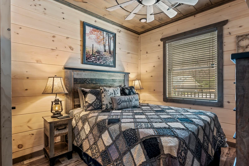 CREEKSIDE MOUNTAIN LODGE