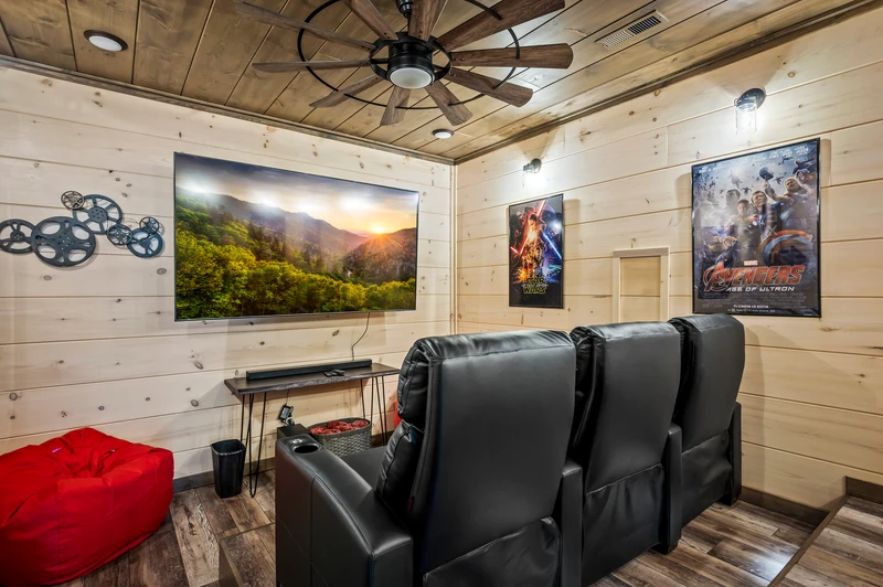 CREEKSIDE MOUNTAIN LODGE