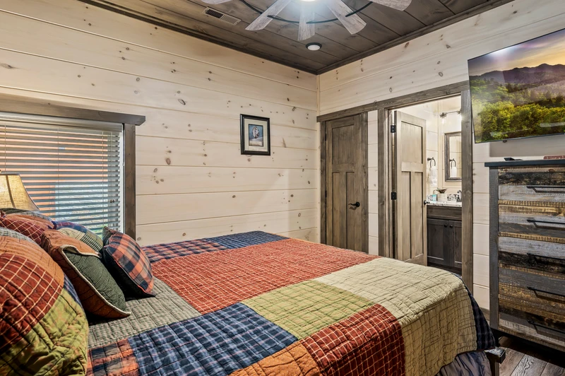 CREEKSIDE MOUNTAIN LODGE