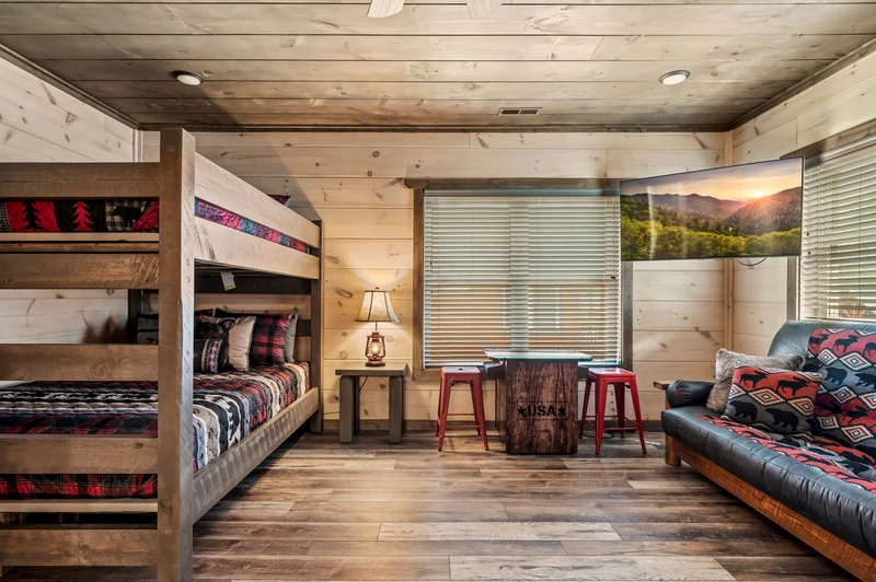CREEKSIDE MOUNTAIN LODGE