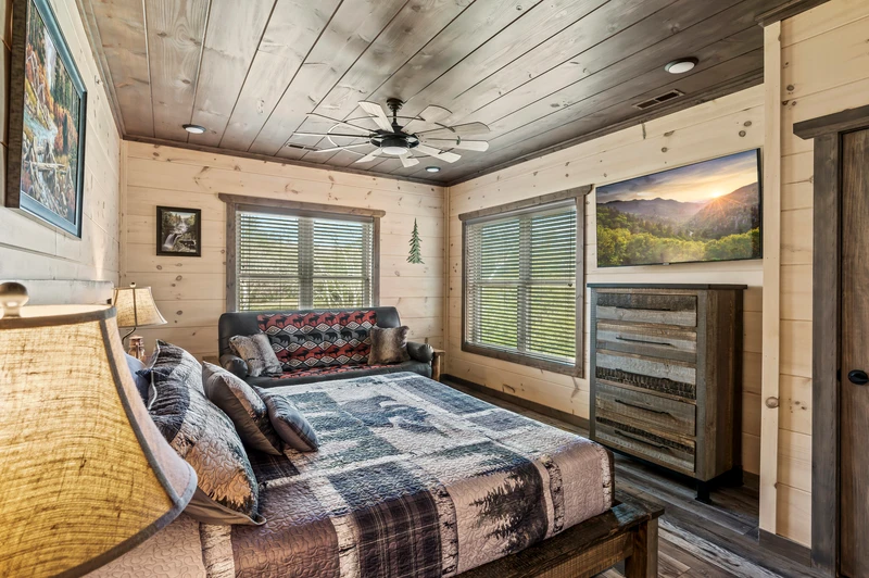 CREEKSIDE MOUNTAIN LODGE