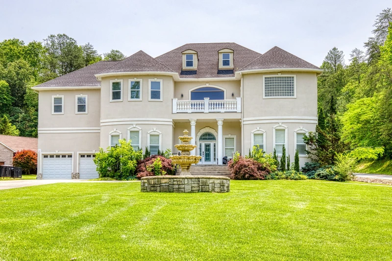 GREAT SMOKY MANSION