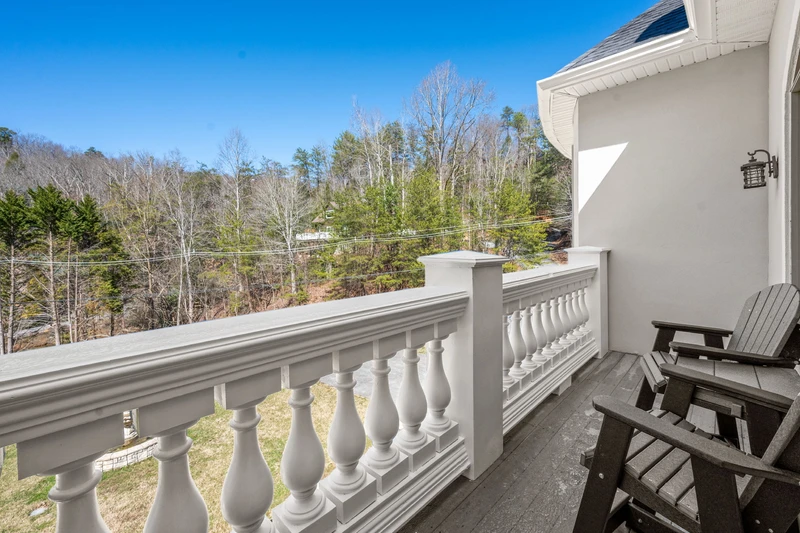 GREAT SMOKY MANSION