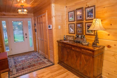 CUB CREEK LODGE