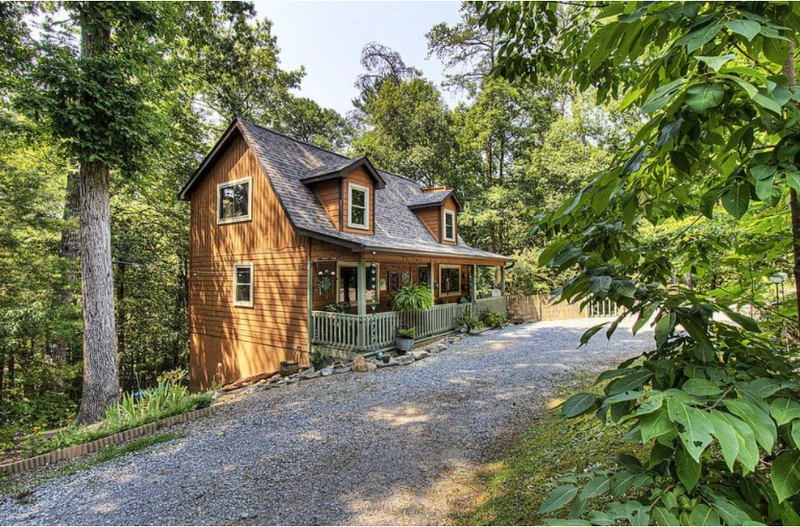 COZY OAKS CABIN