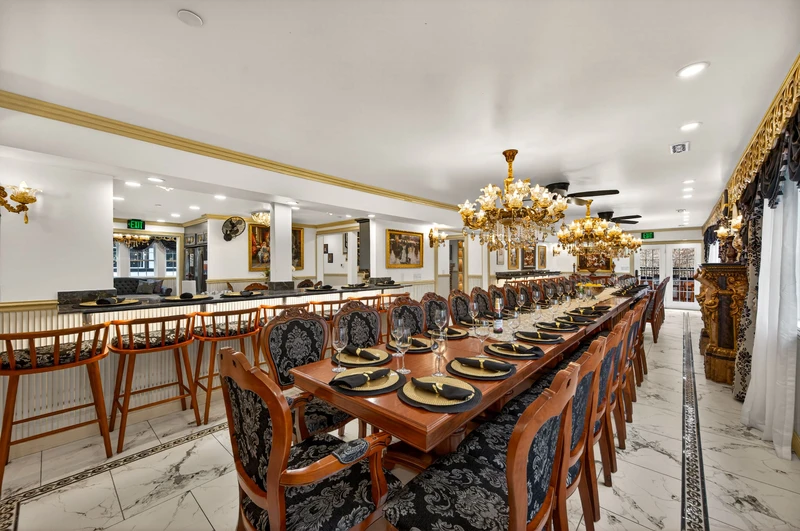 DICKENS LODGE