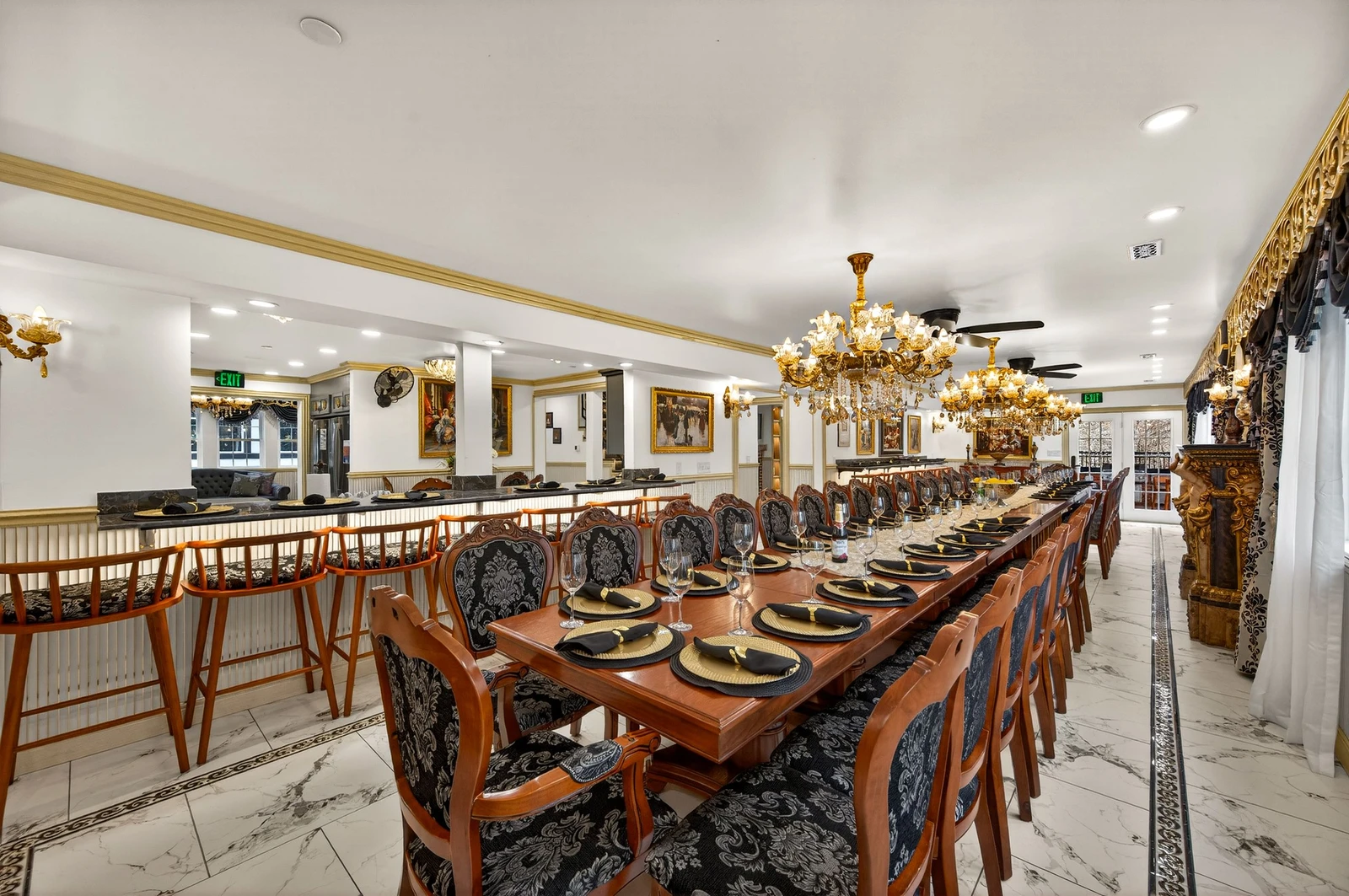 DICKENS LODGE