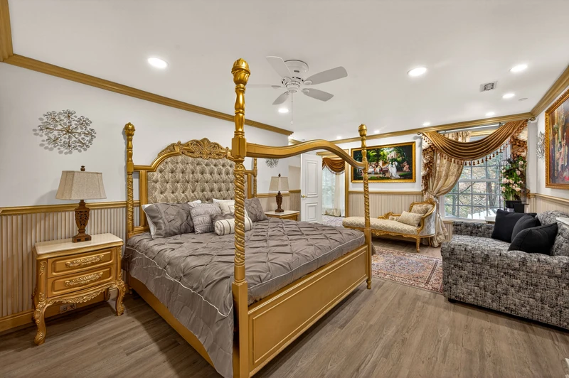 DICKENS LODGE
