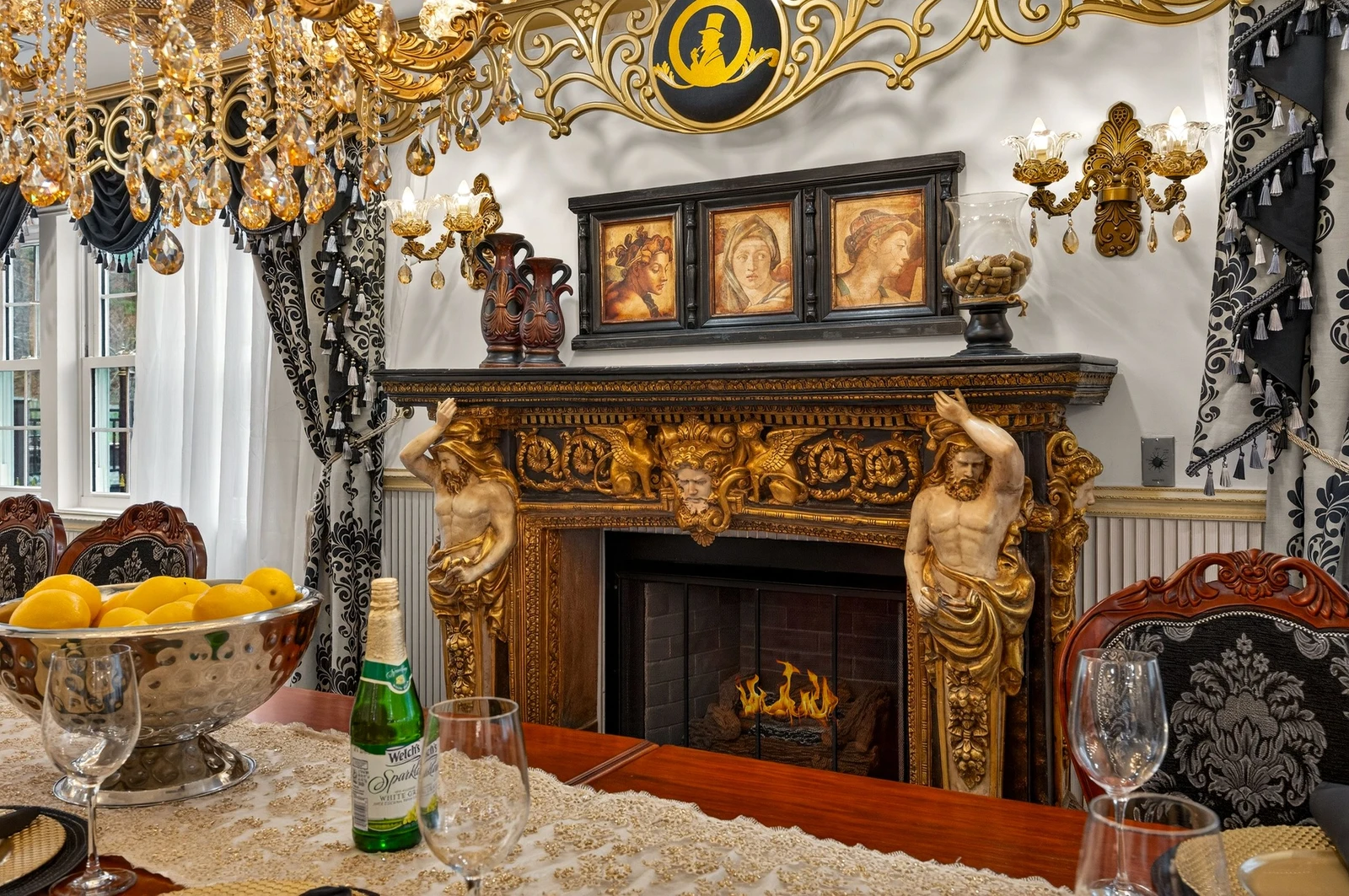 DICKENS LODGE