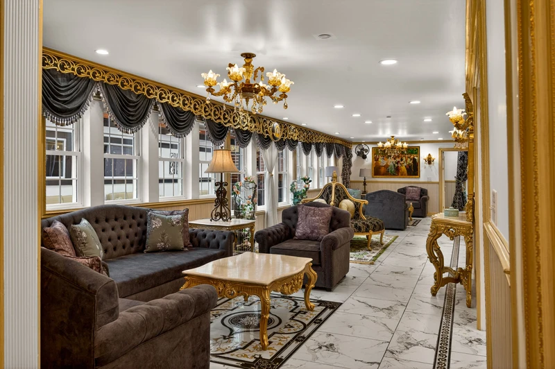 DICKENS LODGE