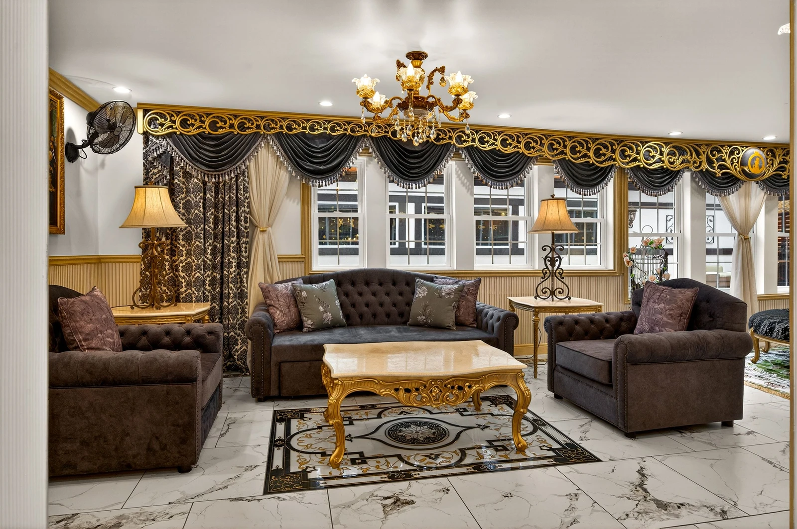 DICKENS LODGE