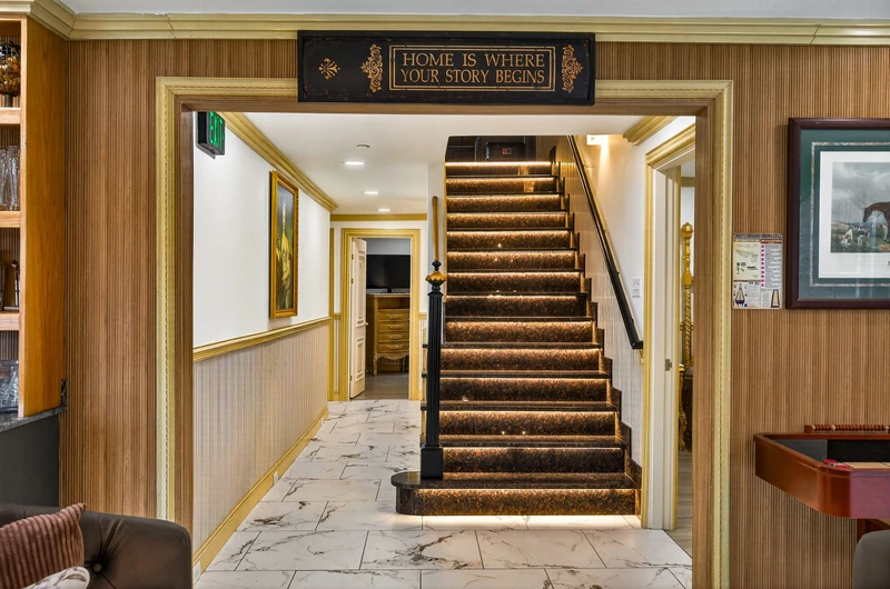 DICKENS LODGE