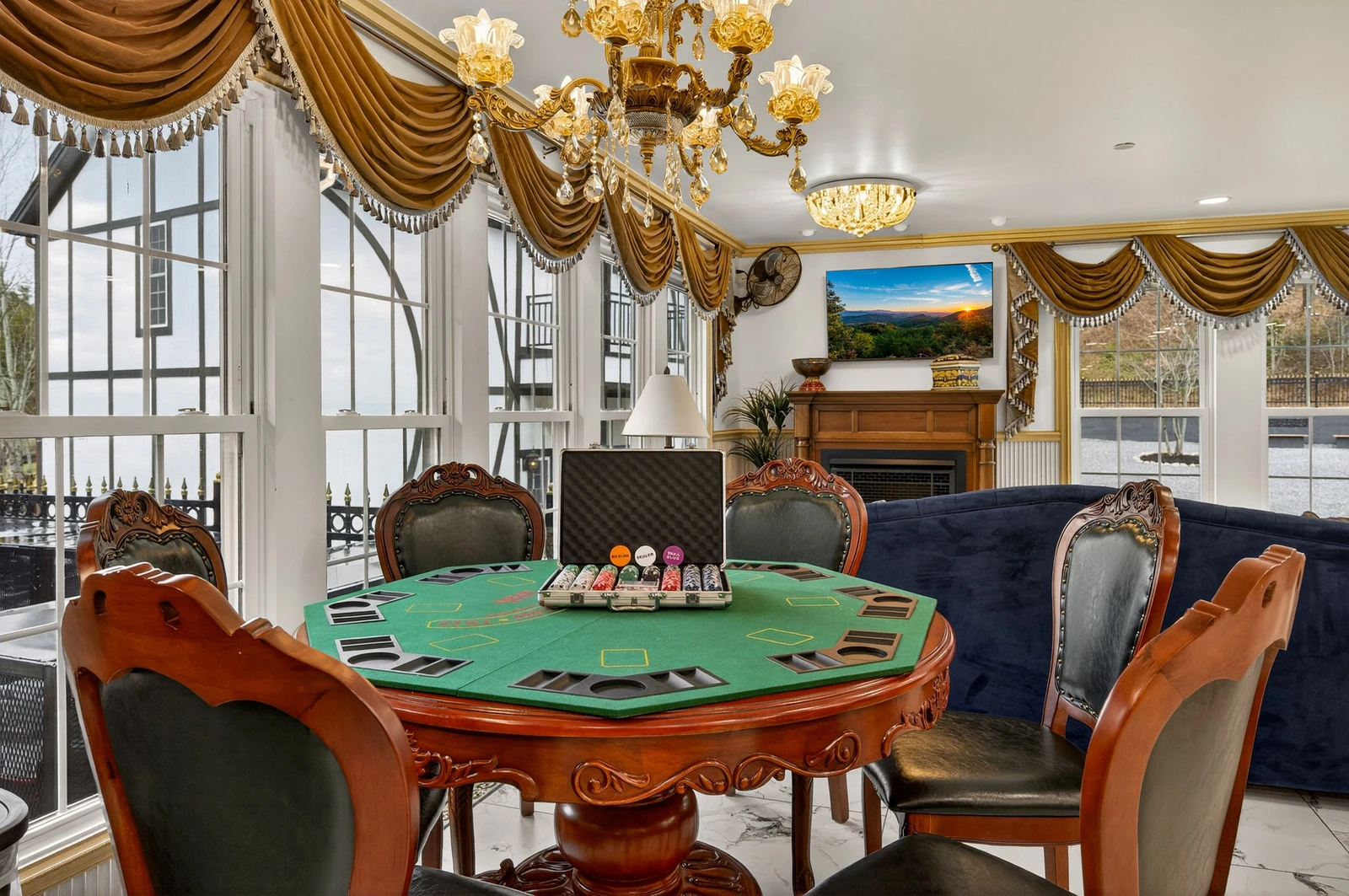 DICKENS LODGE