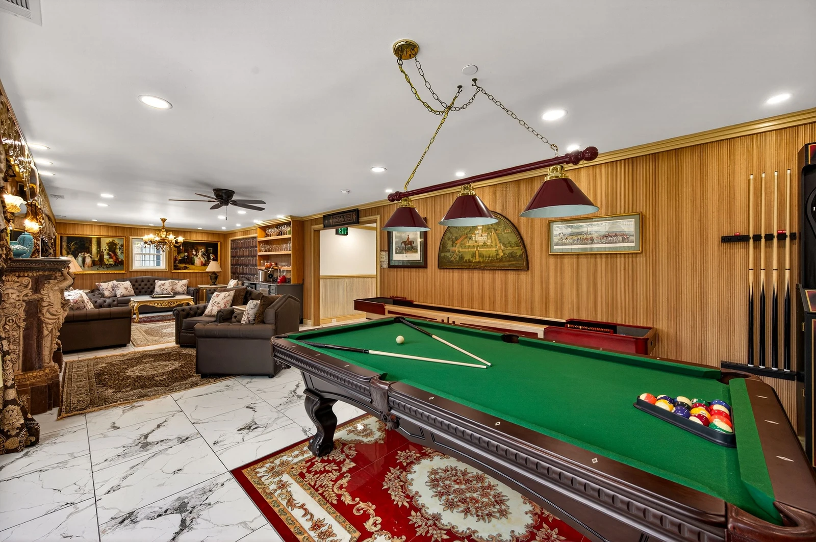 DICKENS LODGE