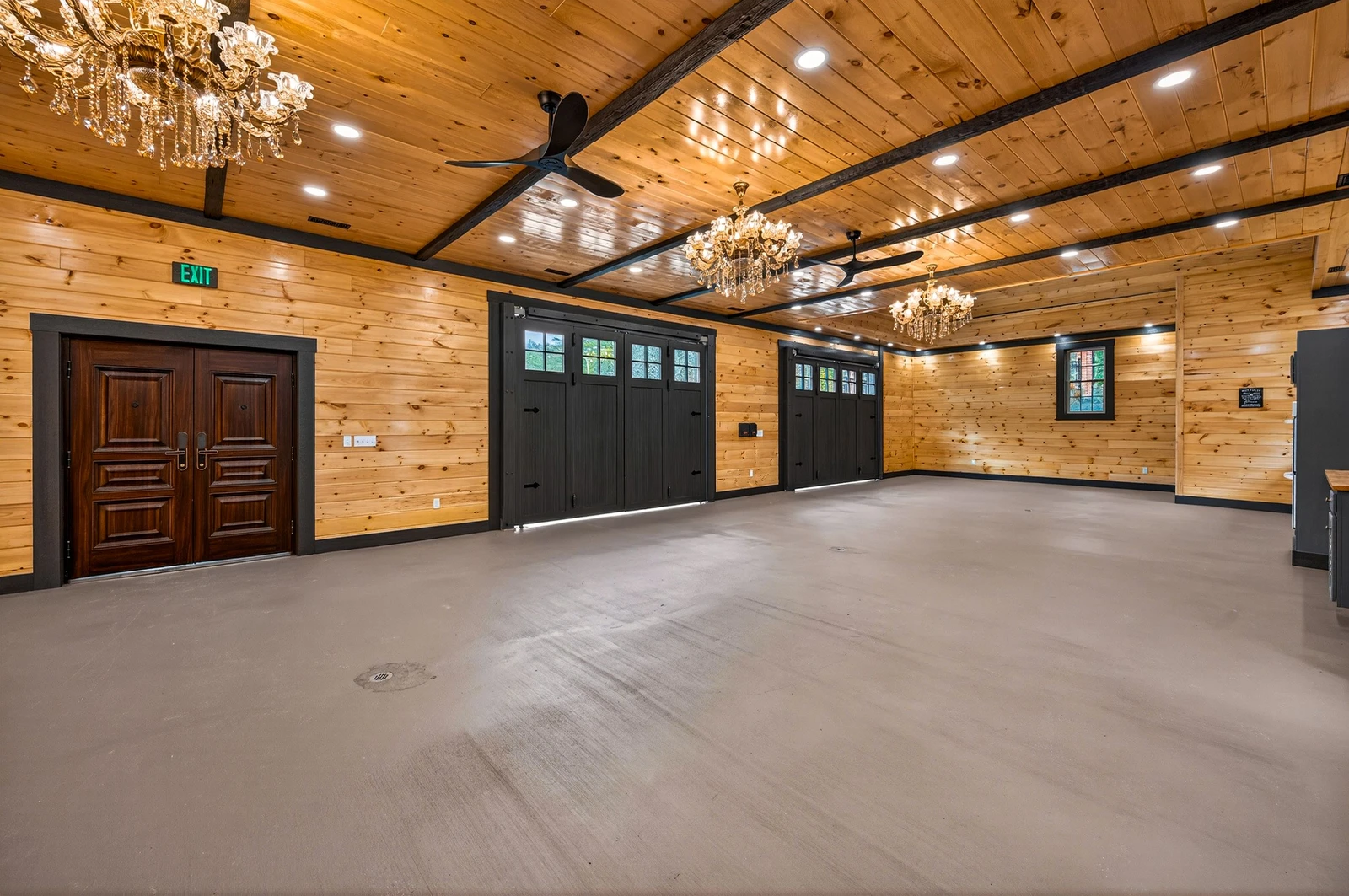 DICKENS LODGE
