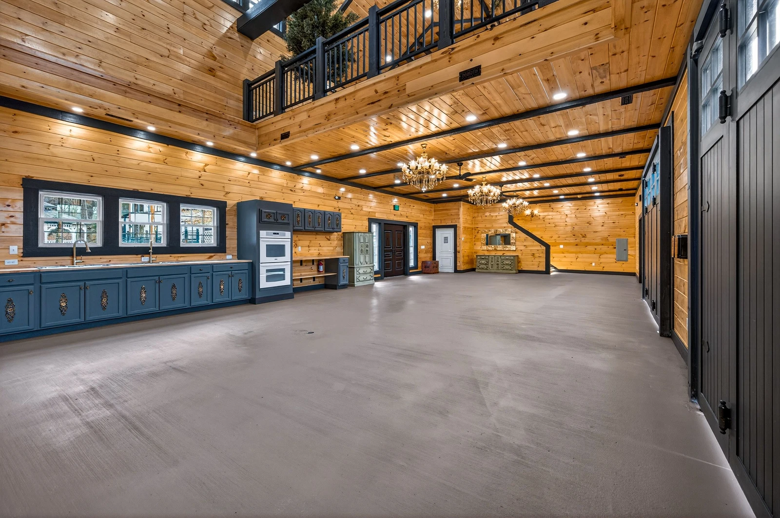 DICKENS LODGE