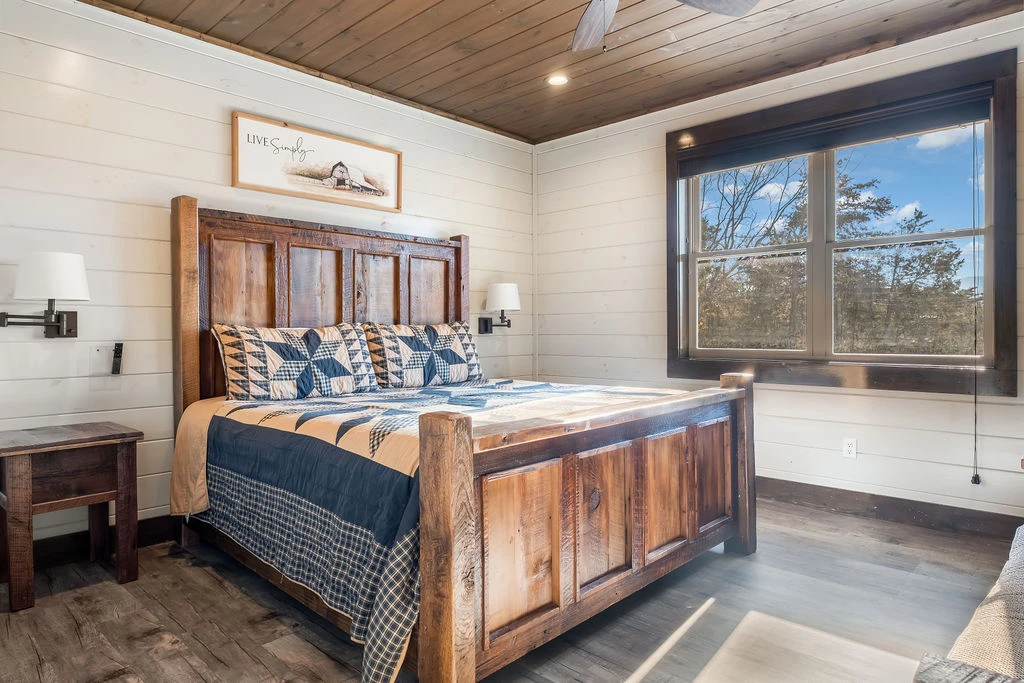 GRAND LECONTE LODGE