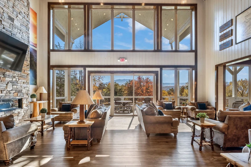 GRAND LECONTE LODGE