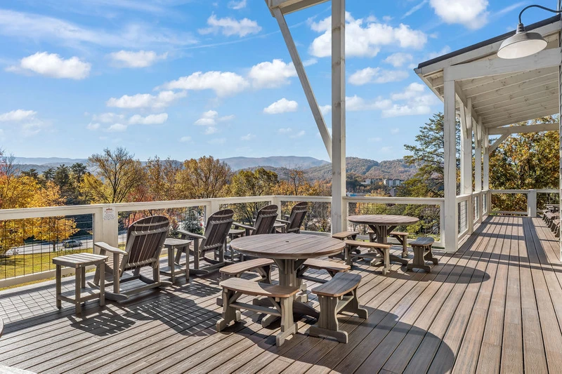 GRAND LECONTE LODGE