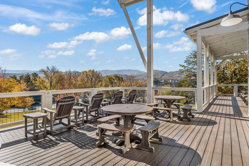 GRAND LECONTE LODGE