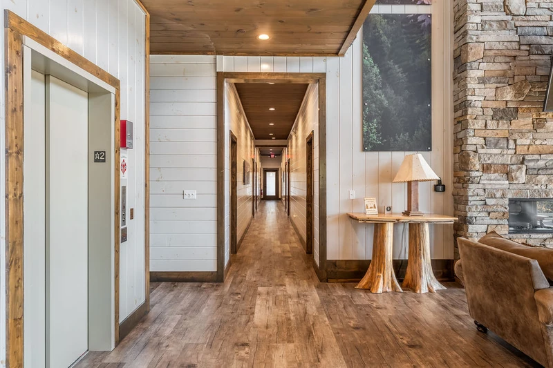 GRAND LECONTE LODGE