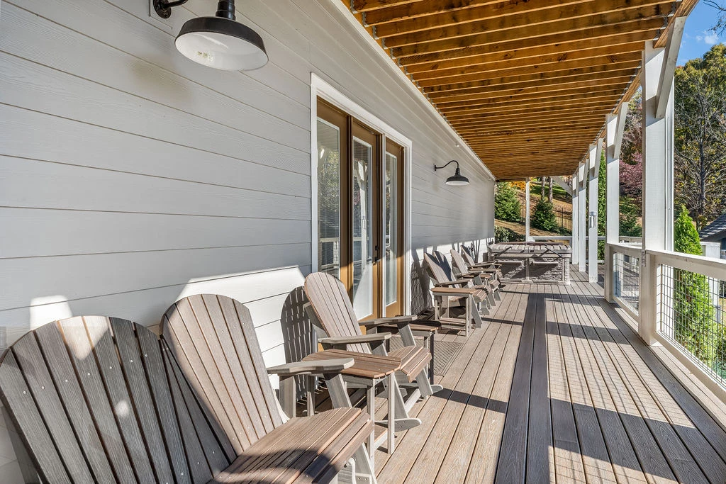 GRAND LECONTE LODGE