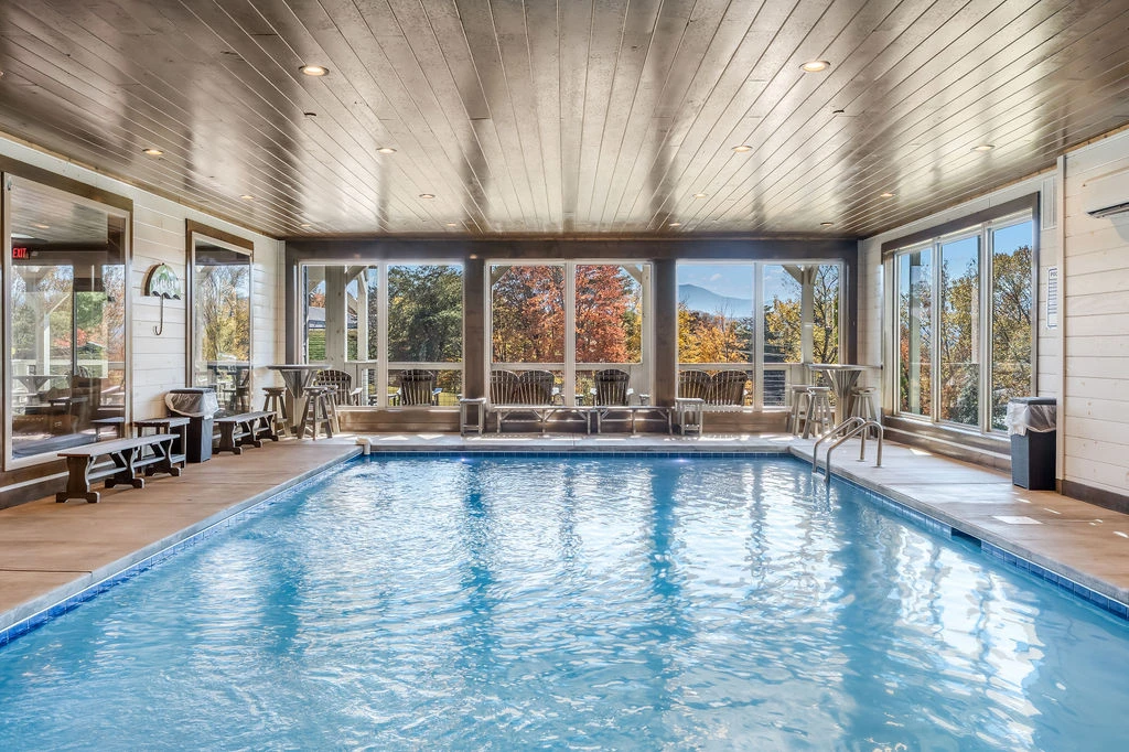 GRAND LECONTE LODGE