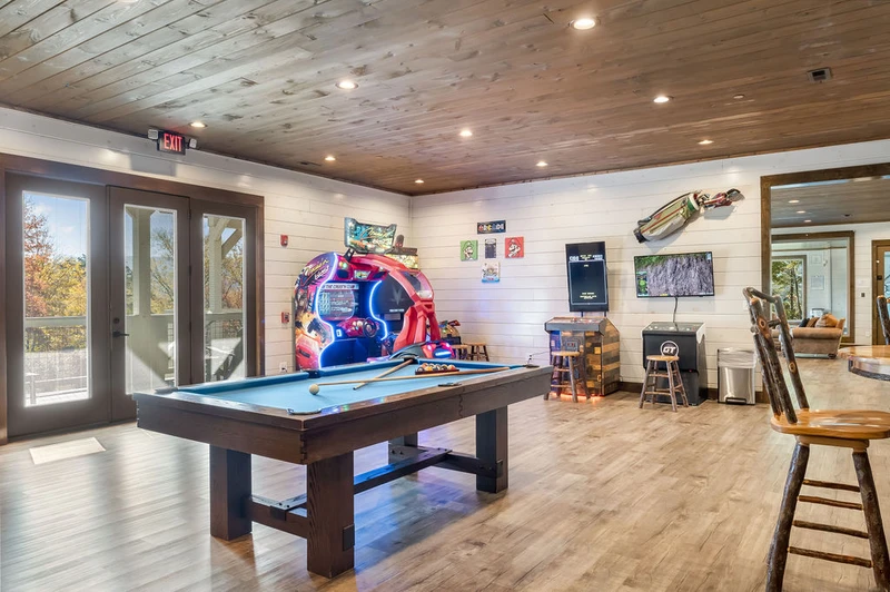 GRAND LECONTE LODGE