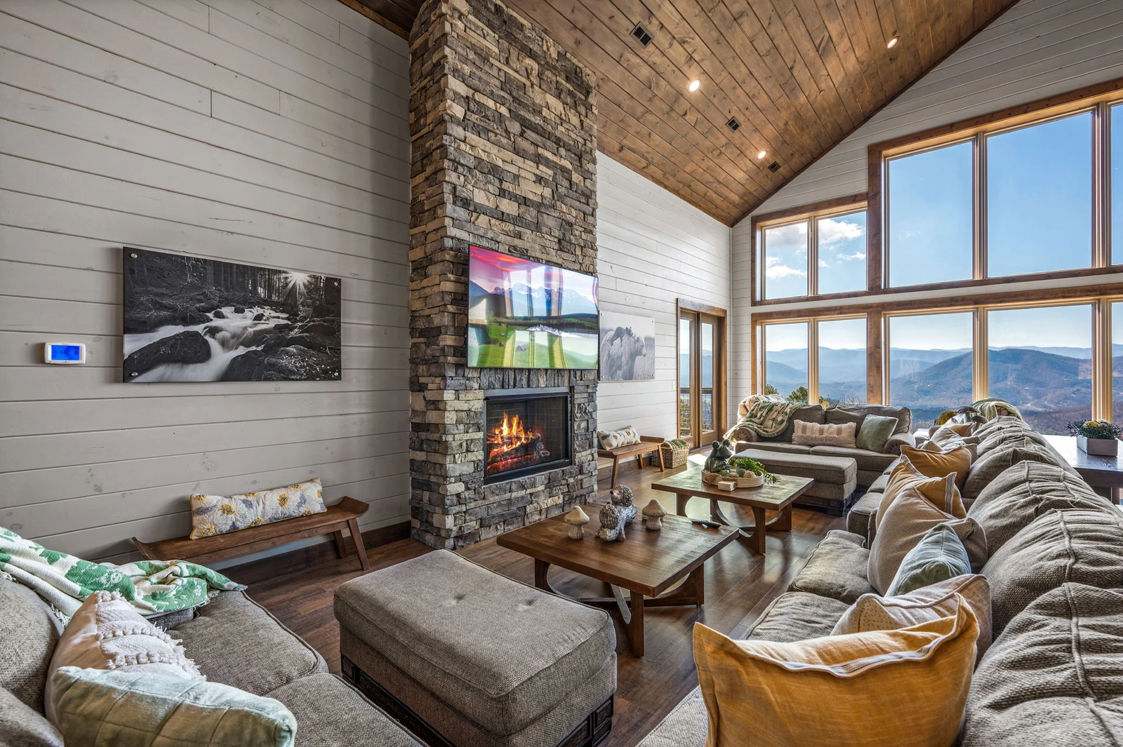 LUCID DREAMS LODGE
