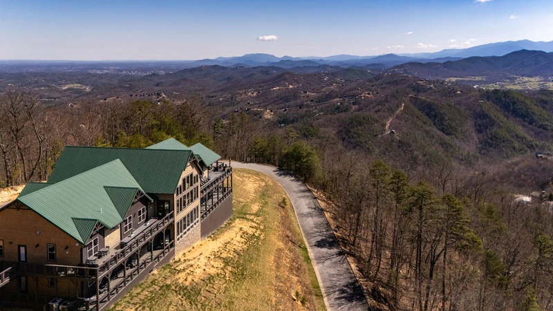 LUCID DREAMS LODGE