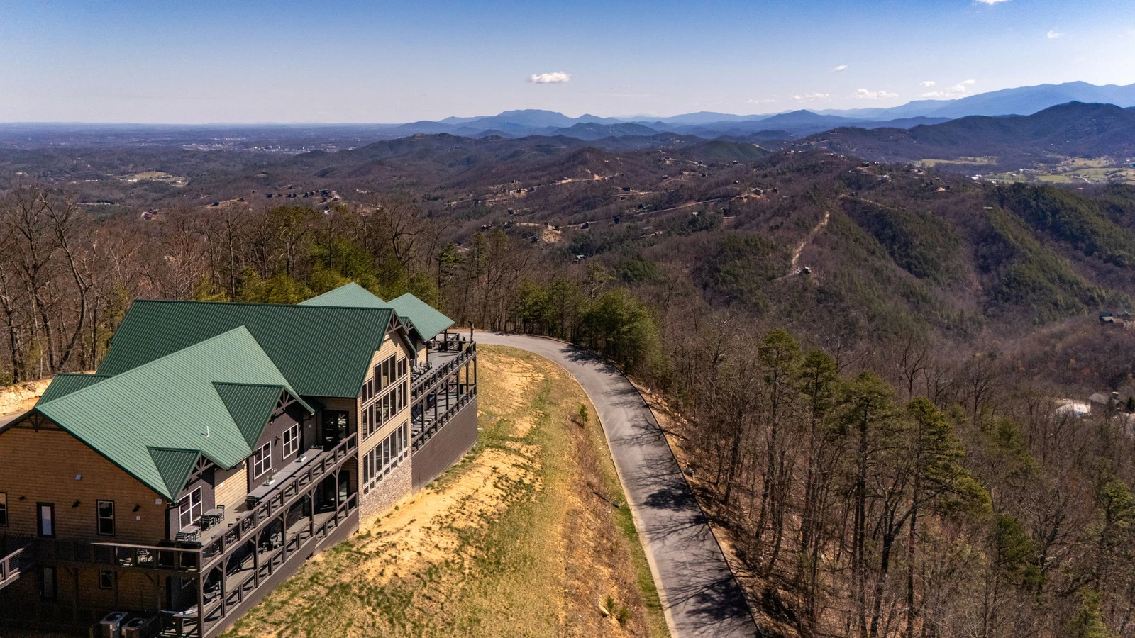 LUCID DREAMS LODGE