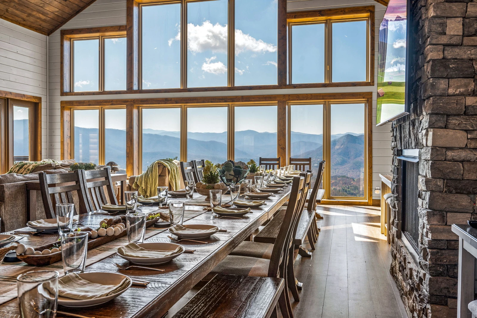 LUCID DREAMS LODGE
