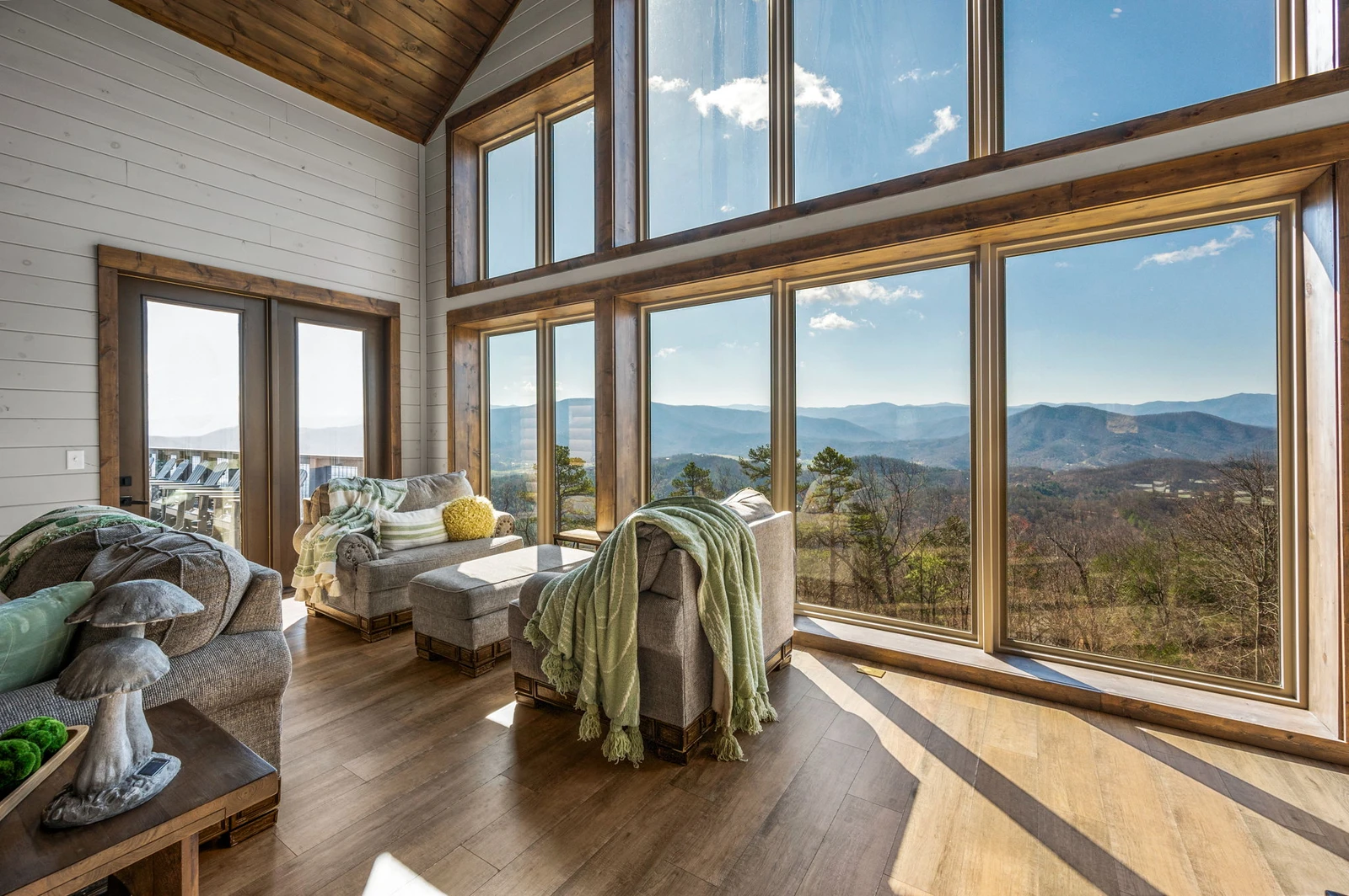 LUCID DREAMS LODGE