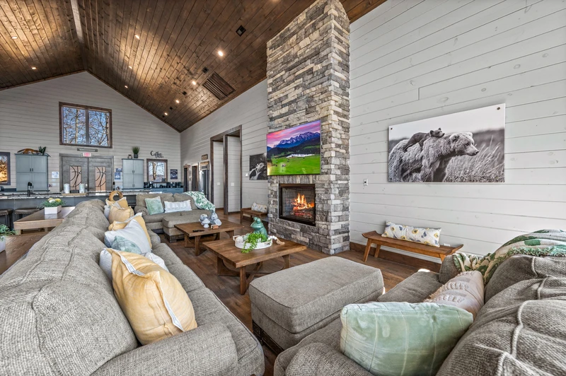 LUCID DREAMS LODGE