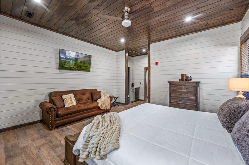 LUCID DREAMS LODGE