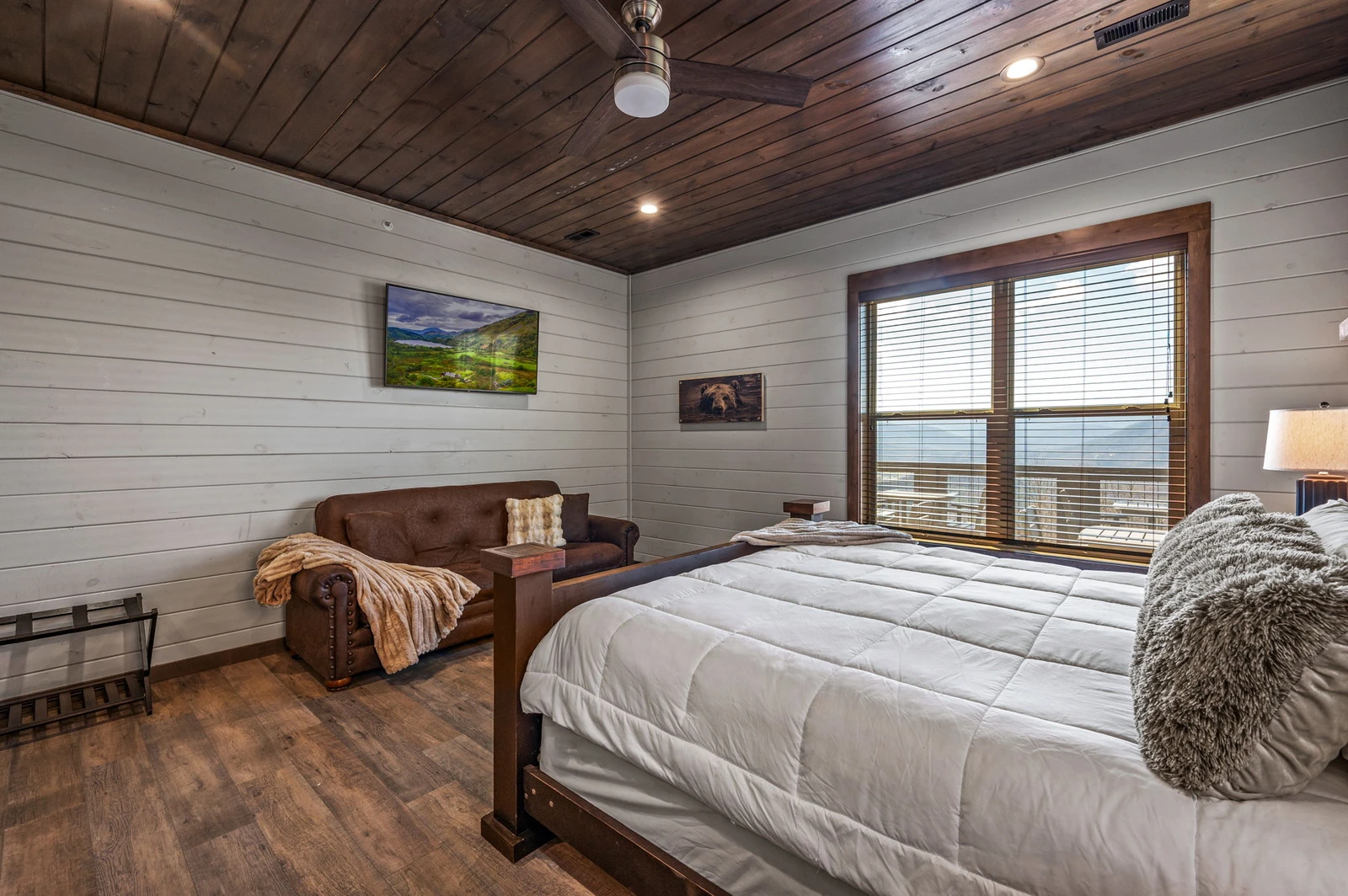 LUCID DREAMS LODGE