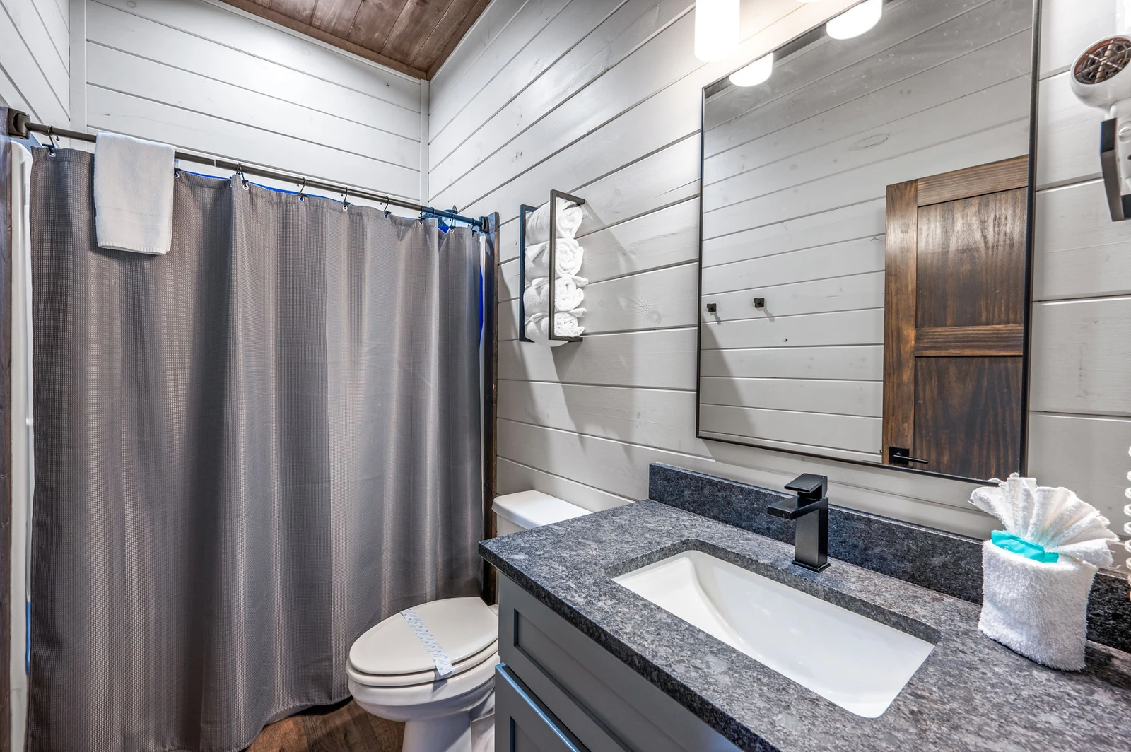 LUCID DREAMS LODGE