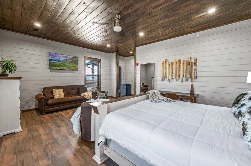 LUCID DREAMS LODGE